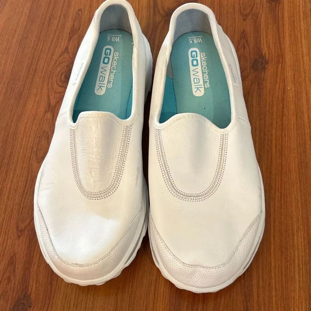Skechers white go walk lady sneakers size 8.5